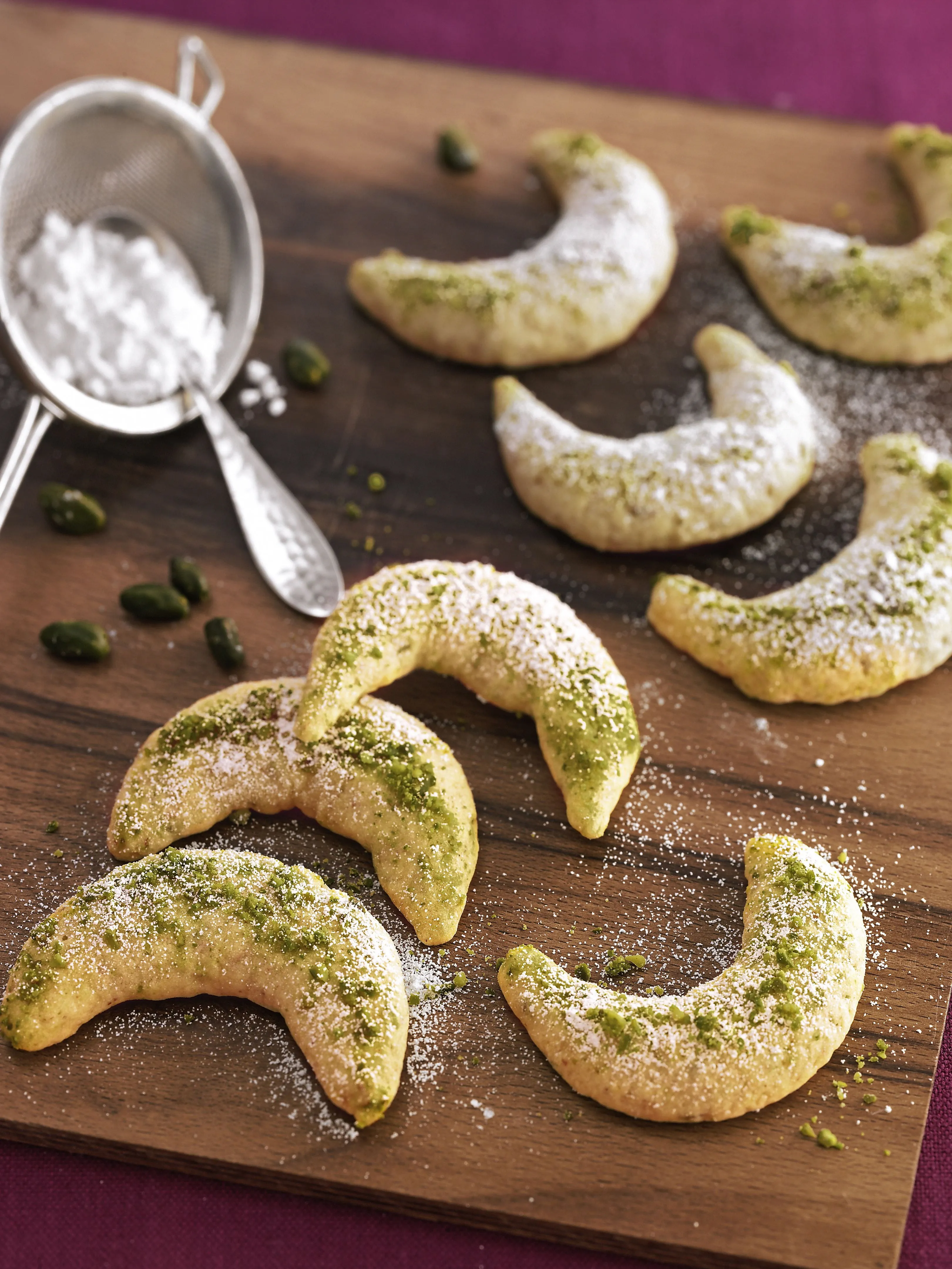 Vanillekipferl mit Pistazien | Sanella