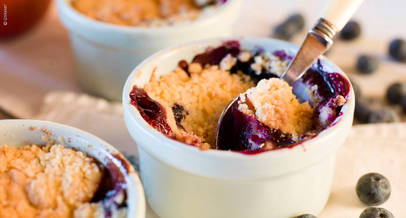 Beeren-Crumble mit Äpfeln | Sanella