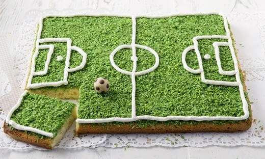 recipe image Fußballtorte