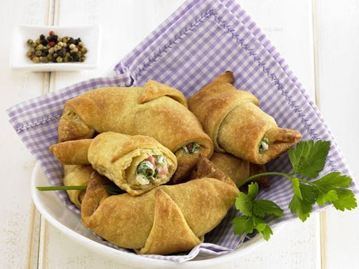 recipe image Zwiebel-Speck-Hörnchen